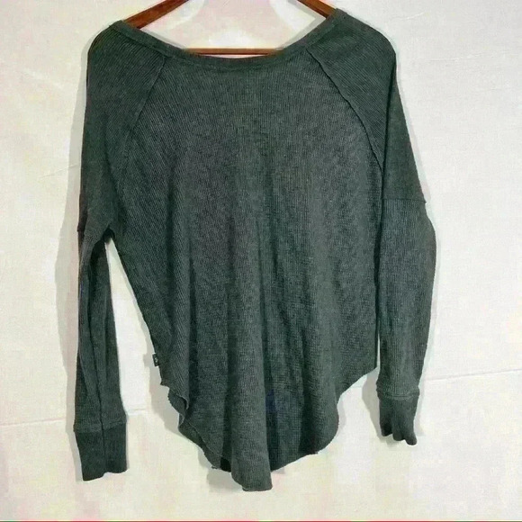 ARITZIA TNA Alter Thermal Knit Sweater Sz XS Gray Long Sleeve Pull Over Comfy - Picture 2 of 13